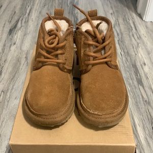 Toddler boy UGGS size 8